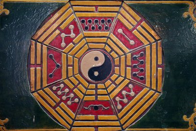 Taoistická pagoda Khanh Van Nam Vien. Symbol jin jang. Ho Či Minovo město. Vietnam od Unbekannt