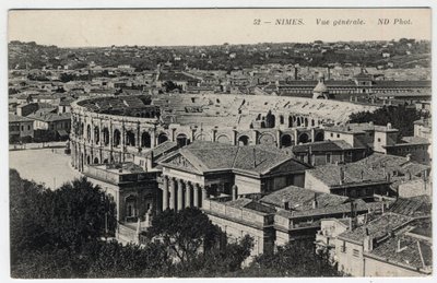 Languedoc Roussillon, Gard (30), Nimes: celkový pohled na město s arénami a Maison Carree - pohlednice konec 19.-20. od William M. Timlin