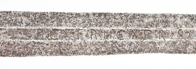 Pozdně středověký široký meč s dřívější vikingskou čepelí a se zbraněmi rodiny De Bohunů, hrabat z Herefordu a Essexu, 11. - 14. století od Unbekannt