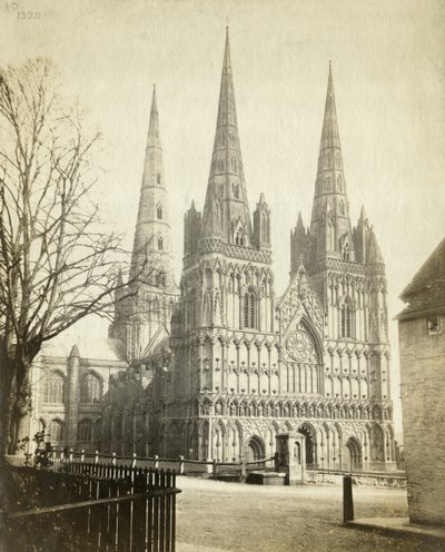 Katedrála Lichfield OP08956 (černobílá fotografie) od Unbekannter Künstler