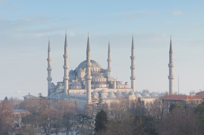 Panoramatický pohled na modrou mešitu krátce před západem slunce, Istanbul, Turecko (foto) od Unbekannter Künstler