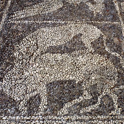 Panther útočící na býka (kamenná mozaika) od Unbekannt