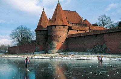 Polsko, Pomořské vojvodství, Malbork, Hrad, gotická pevnost postavená Řádem německých rytířů od Benjamin Baud