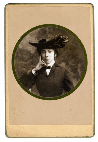 Portrét francouzské básnířky Catherine Pozzi, kolem roku 1900 od Unbekannt