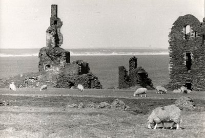 Zřícenina hradu, Wick, Highlands (č/b foto) od Unbekannt