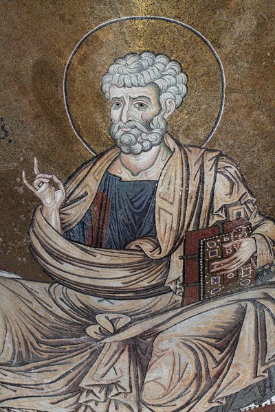 Mozaika svatého Petra uvnitř katedrály Santa Maria Nuova Monreale z 12. století na Sicílii od William M. Timlin