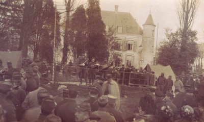Show v podání vojáků 94. R.I.-1915 od Unbekannt