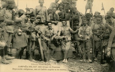 Španělští Regulares kolem ukořistěného berberského kanónu od Unbekannter Künstler