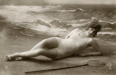 Žena v plavkách, c. začátek 1900 (pohlednice) od 