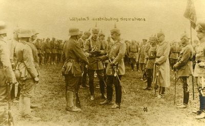 1. světová válka: císař Vilém II. rozdává vyznamenání od Unbekannter Künstler