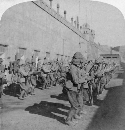 Inspekce Cheshire Regiment v pevnosti v Johannesburgu, Búrská válka, Jižní Afrika, 1901 od Underwood and Underwood