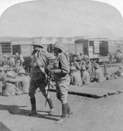 Lord Kitchener a General Pole-Carew na železniční stanici Pretoria, Jižní Afrika, 5. června 1901. od Underwood and Underwood