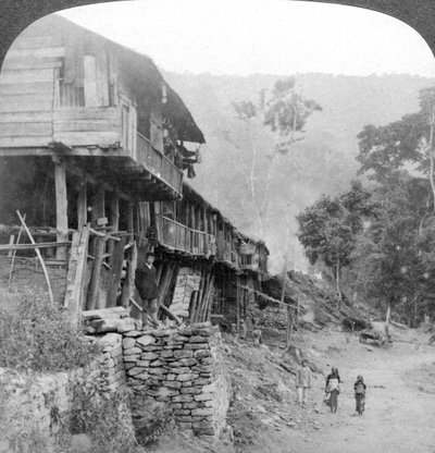 Rodná vesnice, Teesta Bridge poblíž Darjeeling, Indie, 1903 od Underwood and Underwood