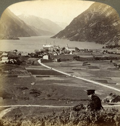 Odda, Hardangerfjord, Norsko. od Underwood and Underwood