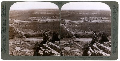Rovina řeky Jordán, jak je vidět z ruin starověkého Jericha, Palestina, 1903. od Underwood and Underwood