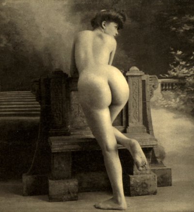 Ženský akt, cca 1900 (sépiová fotografie) od Unknown