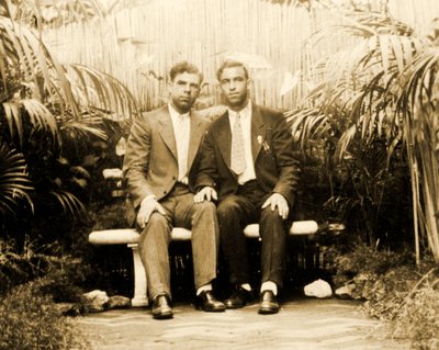 Portrét milujícího páru v tropické zahradě, kolem roku 1930 od Unknown