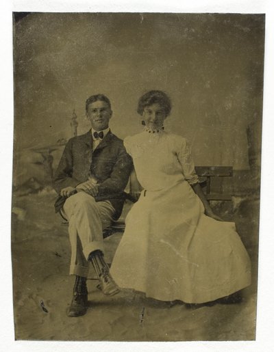Bez názvu (portrét sedícího muže a ženy) od Unknown