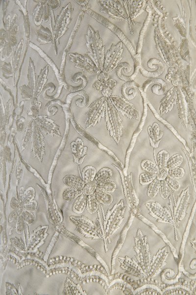 Kabát Berthy Palmerové, kolem roku 1870 (detailní pohled na látku), žebrované hedvábné moaré, třásně a křišťálové korálky od Unknown artist