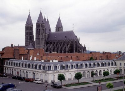 Cathedrale de Tournai (Belgie), pohled zvenčí. od Unknown artist