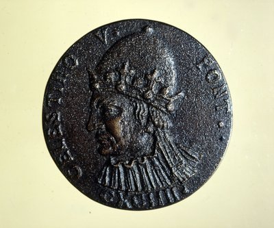 Celestin V (nebo sv. Petr Celestin) (1215 - 1296) papež, který se přestěhoval. Medaile Římského medailérského kabinetu. od Unknown artist