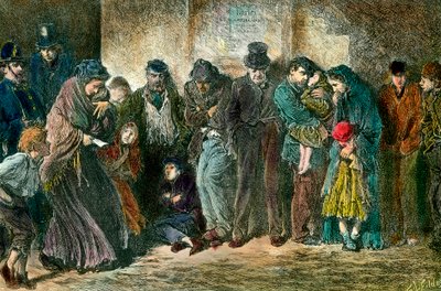 Chudoba v Londýně u dveří útulku Chudé a hladové rodiny stojí frontu před domem. Rytina z roku 1869. Soukromá sbírka od Unknown artist