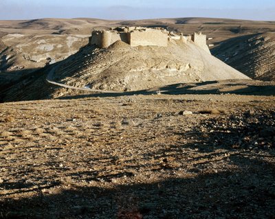 Pohled na Karac el Chobac, křižácký hrad na východní straně Arabah od Unknown artist