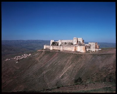 Pohled na Krak of the Knights, Crusader castle, c.1100 (fotografie) od Unknown artist