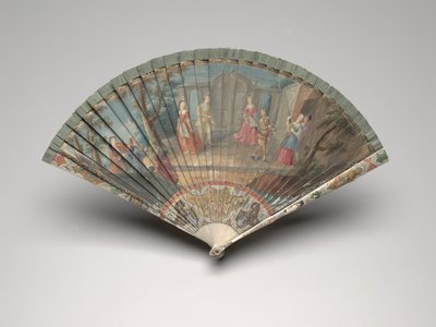 Brisé vějíř s výjevem Comédie-Italienne, cca 1700-25 (kvaš na slonovinové nebo kostěné čepeli, hedvábná stuha, zlacení, perleť a mosaz) od Unknown artist