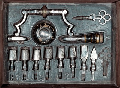Trepan, chirurgický nástroj (vrtačka) s příslušenstvím. 1768 Paříž, muzeum dějin lékařství od Unknown artist