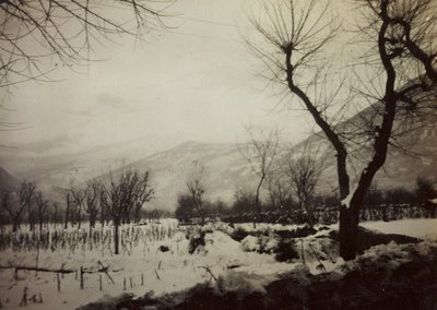 Album " Harriet Louise Self": pohled na údolí Brenta se sněhem od Unknown photographer