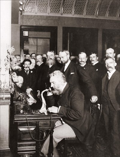 Alexandre Graham Bell (1847-1922) při inauguraci dálkové linky z New Yorku do Chicaga, 18. října od Unknown photographer