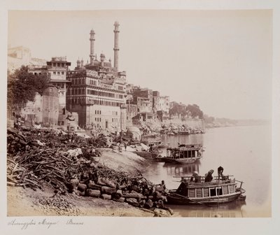 Aurangzebova mešita, Benares, kolem roku 1885 (sépiová fotografie) od Unknown photographer