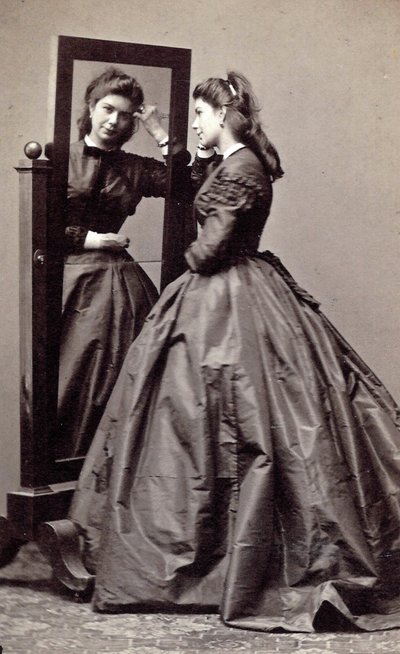 Franziska Feifalik rozená Rösler, Rössler nebo Angerer, známá jako Fanny od Unknown photographer
