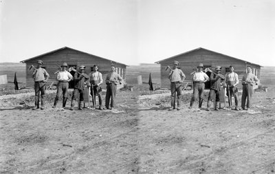 Skupinový portrét židovských osadníků v palestinském kibucu. c.1923 od Unknown photographer