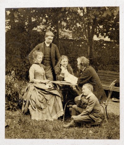 Gustave Eiffel s rodinou. Fotografie 1882 od Unknown photographer