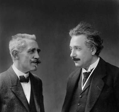 Paul Langevin a Albert Einstein od Unknown photographer