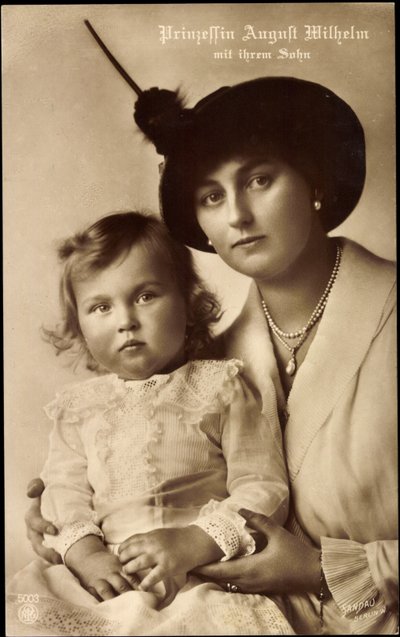 Princezna Augusta Wilhelmová se synem, NPG 5003 od Unknown photographer