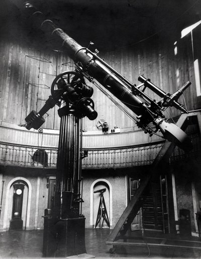 Dalekohled Schmidt od Giovanniho Virginia Schiaparelliho (1835-1910), astrofyzika v Breře (Milán). Pozoroval přímočaré konfigurace na planetě Mars a nazýval je marťanskými kanály (canali). od Unknown photographer
