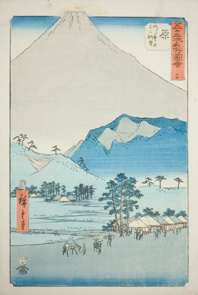 Hara: Pohled na pohoří Ashitaka a horu Fuji (Hara, Ashitakayama Fuji chobo), č. 14 ze série „Slavné památky padesáti tří stanic (Gojusan tsugi meisho zue)“, známé také jako vertikální Tokaido od Utagawa Hiroshige