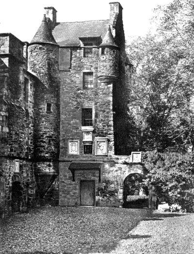 Zámek Ferniehirst, Jedburgh, Borders, Skotsko, 1924-1926. od Valentine and Sons Ltd
