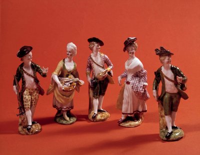 Drobné postavy představující postavy (lovce, zvěřince, dámu z vyšší společnosti...) Porcelánové sošky z benátské školy z 18. století. Paříž, dekorativní umění od Venetian School