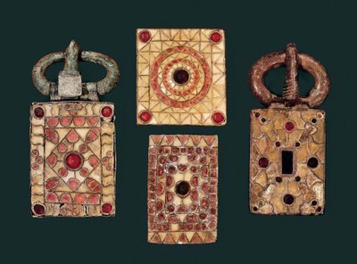 Kovové náušnice zdobené zlatem a granátem, 7. století (zlato a granát) od Visigothic