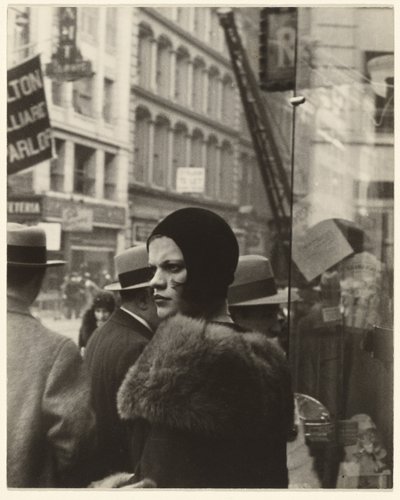 Dívka v ulici Fulton Street, New York od Walker Evans