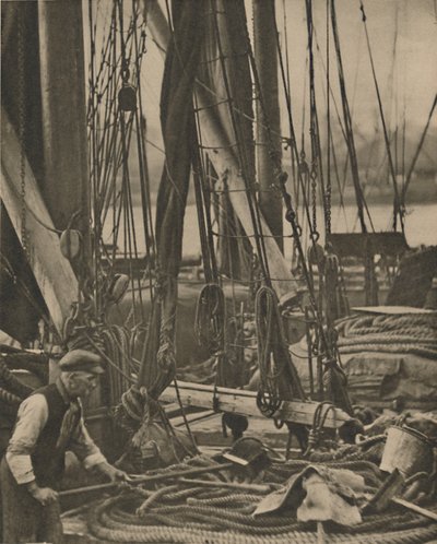 U paty stěžně na člunu Thames, c1935. od Walter Benington
