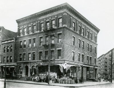 767 East 152nd Street, 7. prosince 1915 od William Davis Hassler