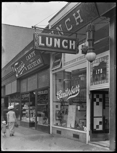 Canterbury Lunch sign at 202 (nebo 178) E. 125th Street, New York City, 2. května 1916 od William Davis Hassler