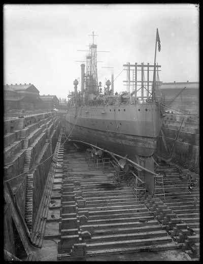 U.S.S. Utah v suchém doku v Brooklyn Navy Yard, cca 1912 od William Davis Hassler
