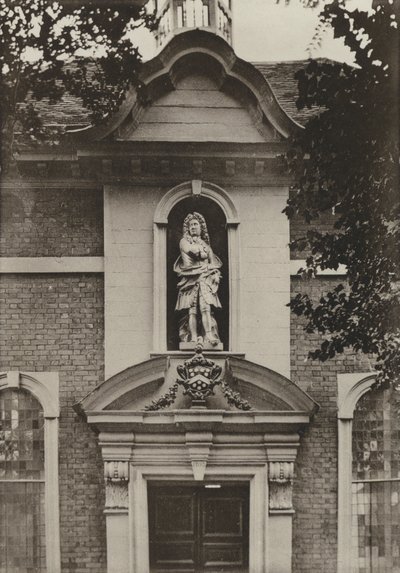 Doorway, Berkeley Almshouses, Worcester (černobílá fotografie) od William Galsworthy Davie
