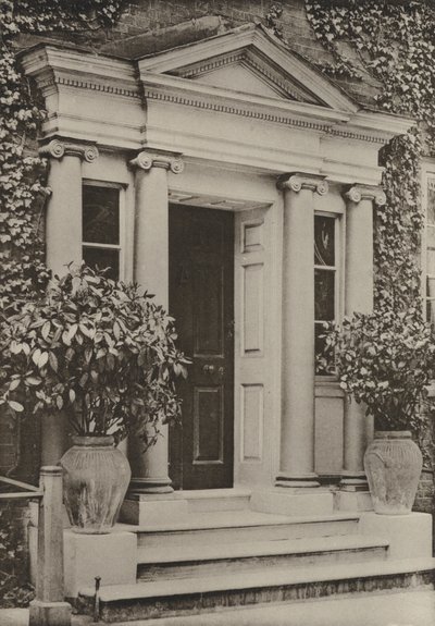 Doorway, East Pallant, Chichester (černobílá fotografie) od William Galsworthy Davie